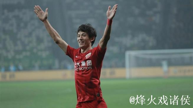36 岁 “老黄忠” 王燊超再战一年,“带刀侍卫”靠啥关键时刻总能进球? 36 岁 “老黄忠” 王燊超再战一年,“带刀侍卫”靠啥关键时刻总能进球?
